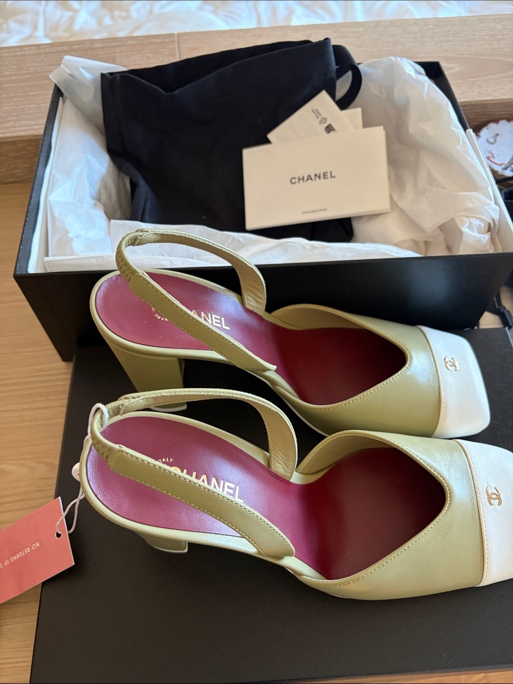 CHANEL Olive Green and White Cap-Toe Slingback Heels with Gold CC - Picture 5 of 8